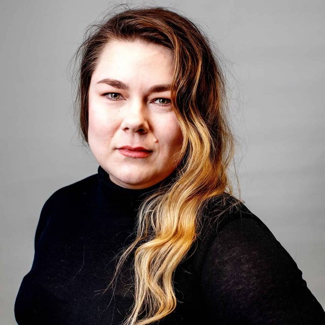 18. Lotta Ilona Häyrynen – om ideologi blivit otrendigt, är gig-ekonomin en moralfråga och varför alla vill läsa om Ebba Busch.
