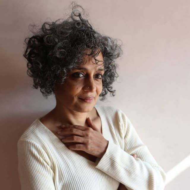 Arundhati Roy: "Pandemin har blottlagt sjukdomarna i våra samhällen" (REPRIS)
