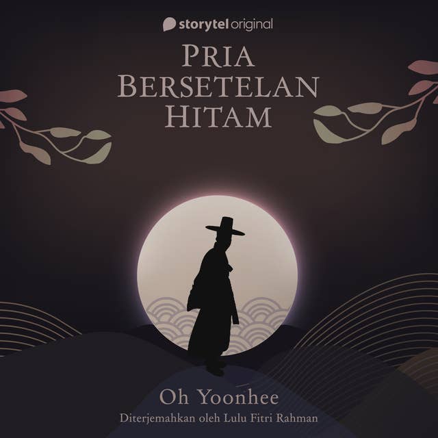 Pria Bersetelan Hitam 